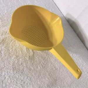 Vintage Tupperware Lemon Yellow Colander Strainer With Handle